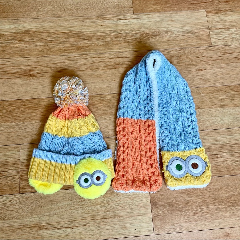 Universal Studios Japan Minions Beanie Hat & Scarf Set Kids Size Exclusive USJ
